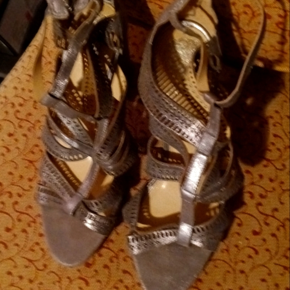 Women's Vince Camuto Size 8.5 Heels